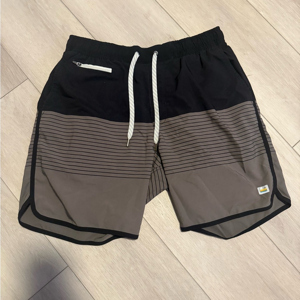 Vuori Banks Short. Lot of 2 pairs.